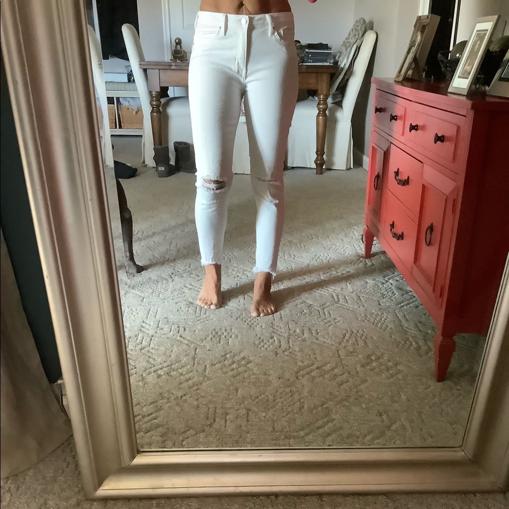 White distressed jeans